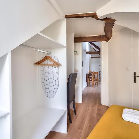 Apartment Charming 1 Bedroom In The Heart Of